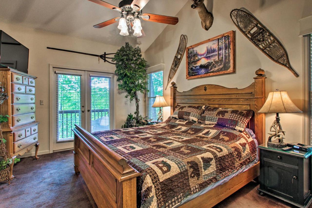 Eclectic Cabin With Hot Tub 1 Mi To Ober Гетлинбург Екстериор снимка
